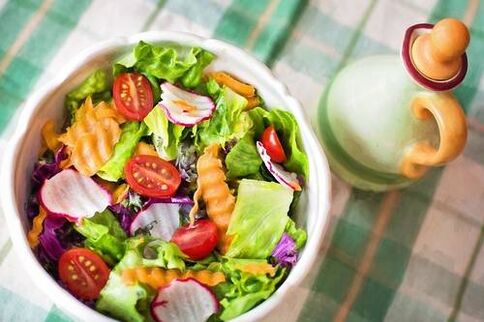 salad sayuran pada diet keto